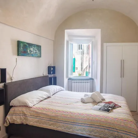 Casa Felice Sanremo Centre Sea-View Apartment For 4 - Happy Rentals