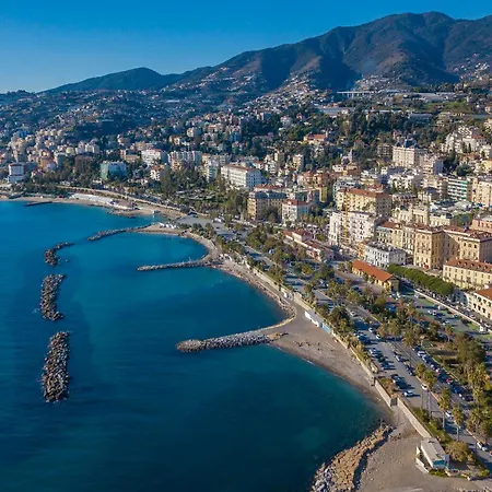 Casa Felice Sanremo Centre Sea-View Apartment For 4 - Happy Rentals *